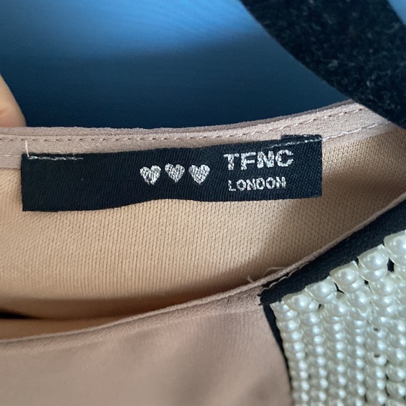 Nude dress with pearls - Picture 6 of 10